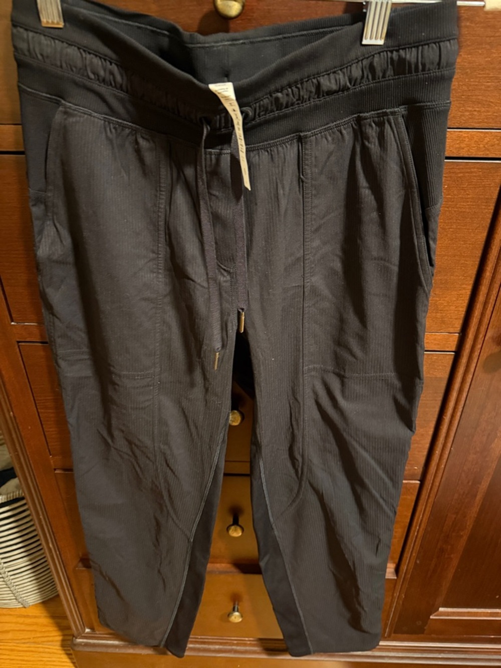 lululemon athletica women’s Black Drawstring Joggers